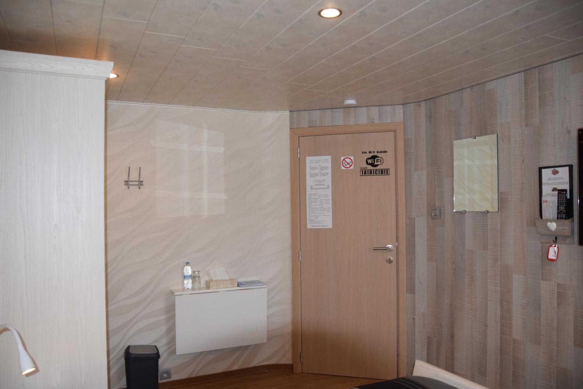 B&B Jo - Li Diepenbeek Exteriör bild